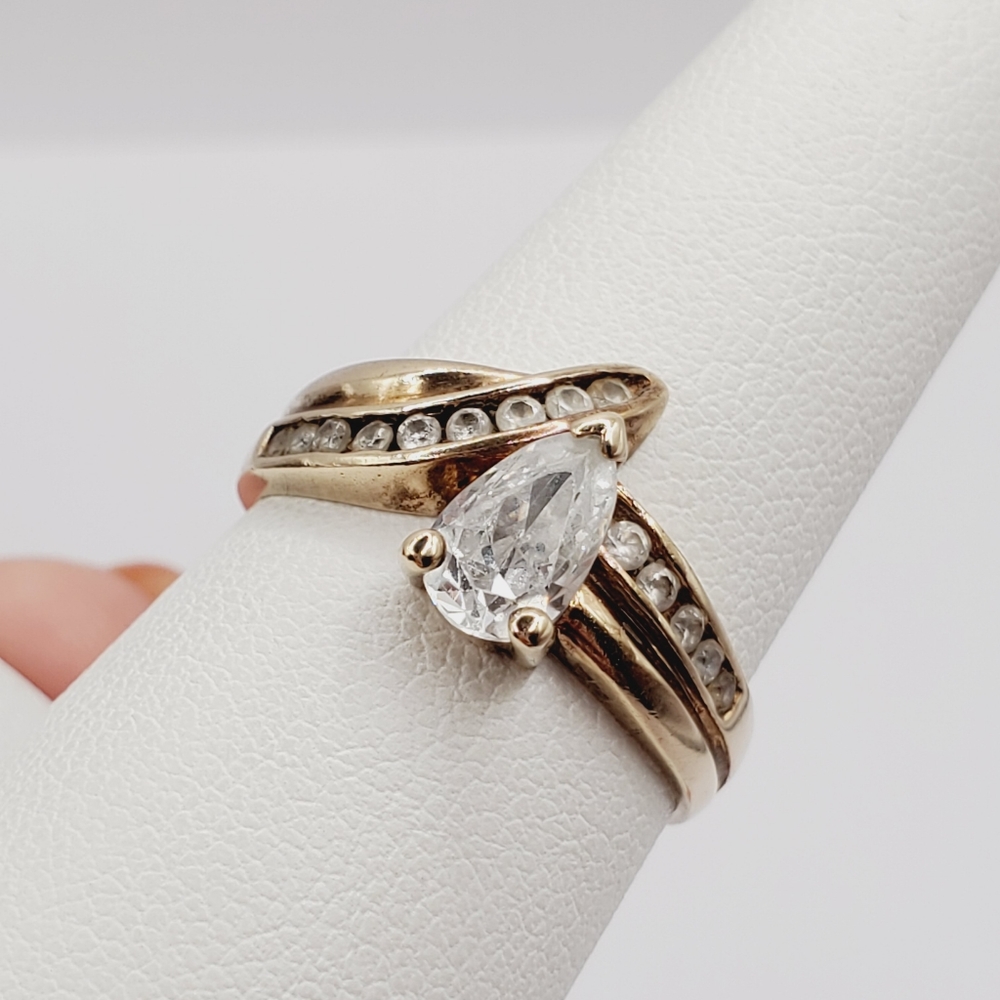 10k Solid Yellow Gold Pear Shaped Diamond & Round Diamond Wrap Ring - Picture 5 of 7